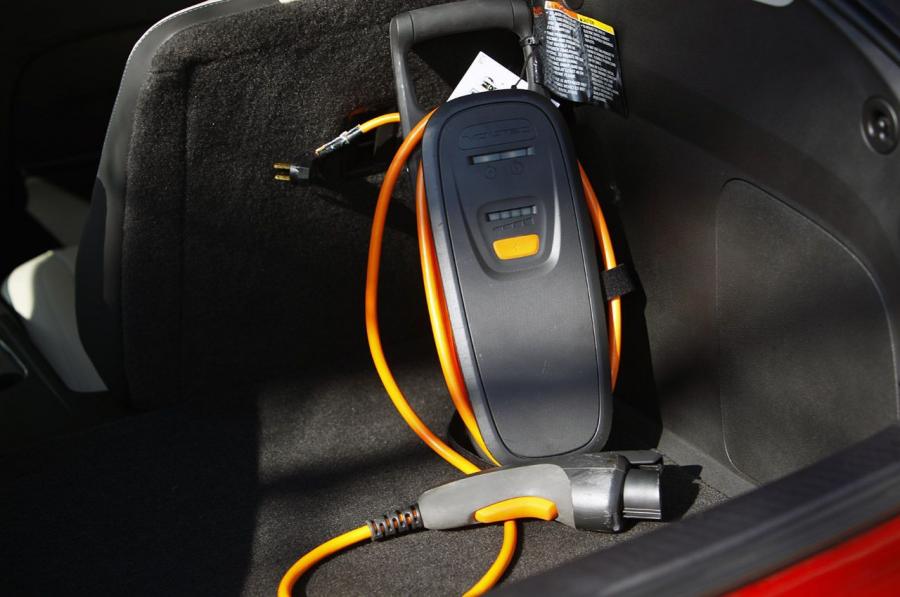  Chevrolet Volt 2011 года  (фото 219 из 356)